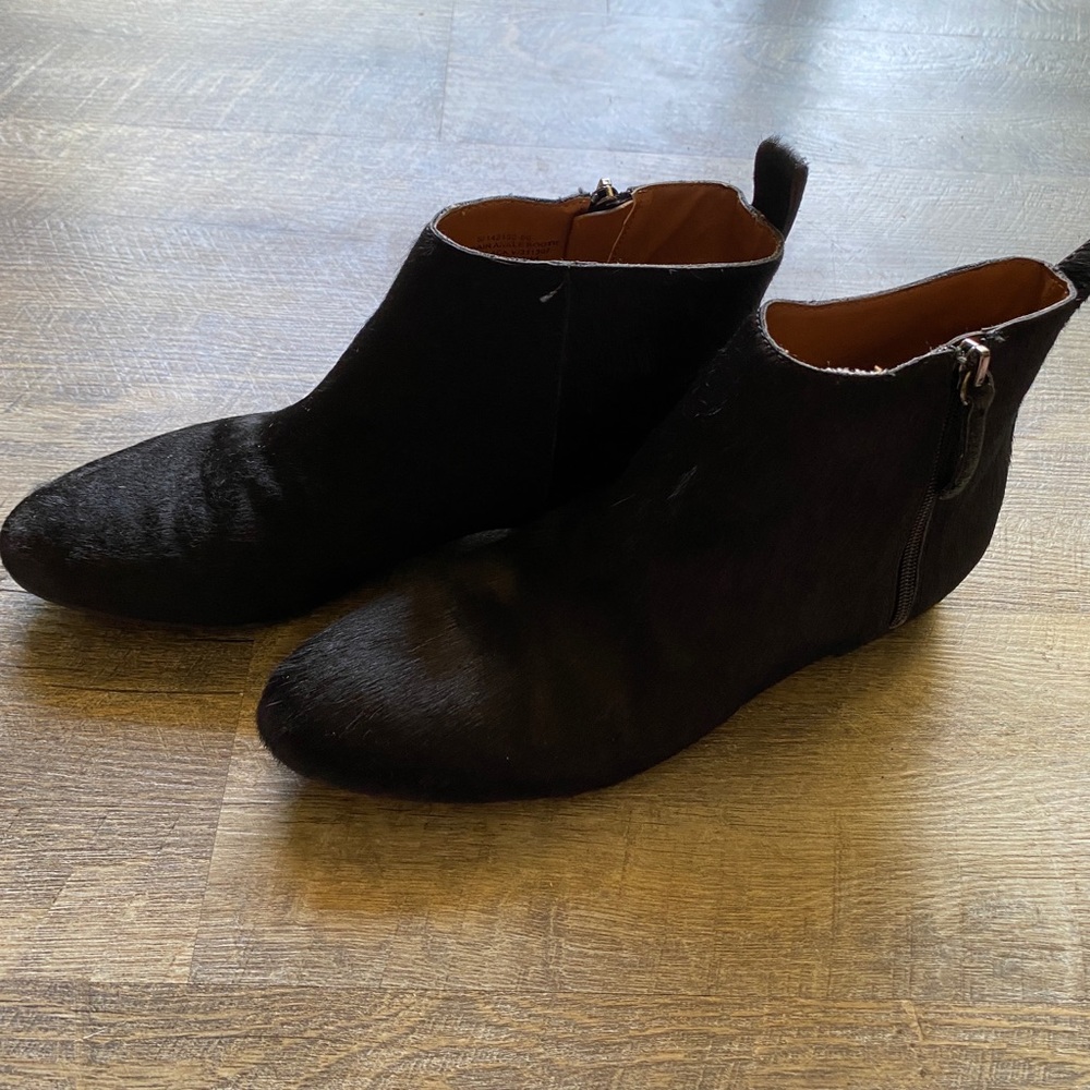 Gap calf skin ankle boots